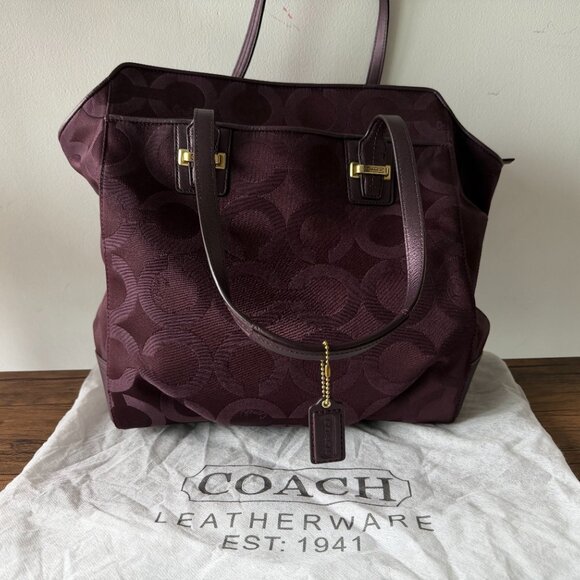 Coach “Taylor Op Art Alexis” large burgundy tote bag (new!) - Picture 2 of 11